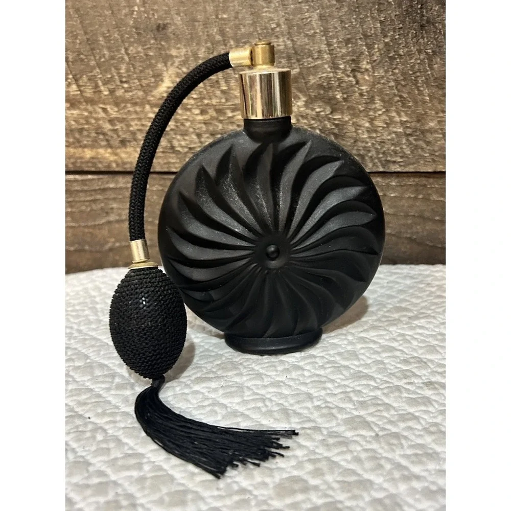 Matte‎ Black Amethyst Glass Perfume Bottle Woman's Face Chains Fur Hat Atomizer